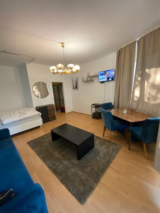 Apartment With Balcony Berlin Bagian luar foto