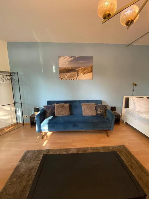Apartment With Balcony Berlin Bagian luar foto